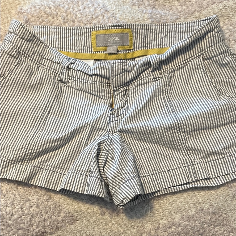 Fossil Women's Gray Striped Bermudas